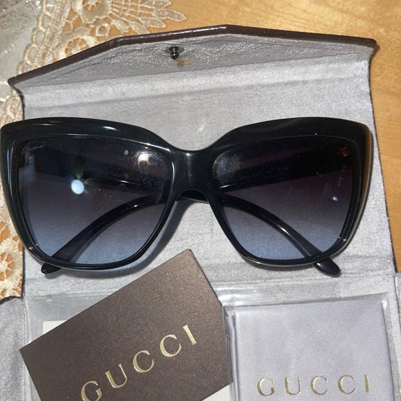 GUCCI Black Sunglasses - Picture 1 of 7